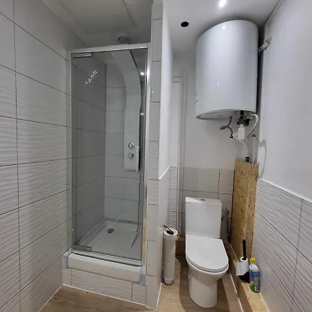 Dampierre 1 Apartment